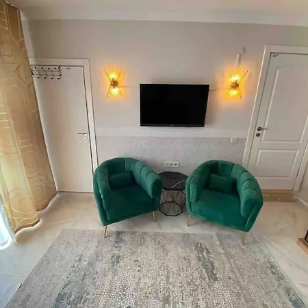 Cheerful 2 Bedroom Private With Pool Ferienhaus
