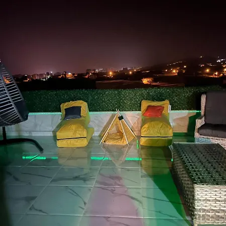 Cheerful 2 Bedroom Private With Pool Ferienhaus
