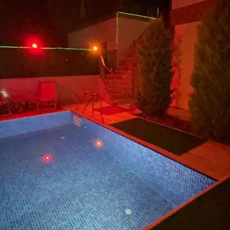 Сasa de vacaciones Cheerful 2 Bedroom Private With Pool *