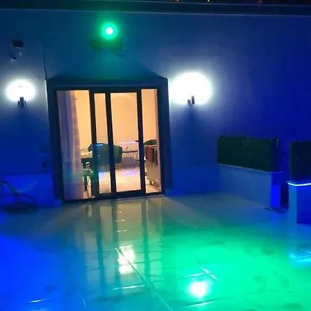 Σπίτι διακοπών Cheerful 2 Bedroom Private With Pool